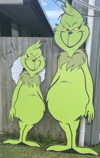Impression Grinch Yard Art